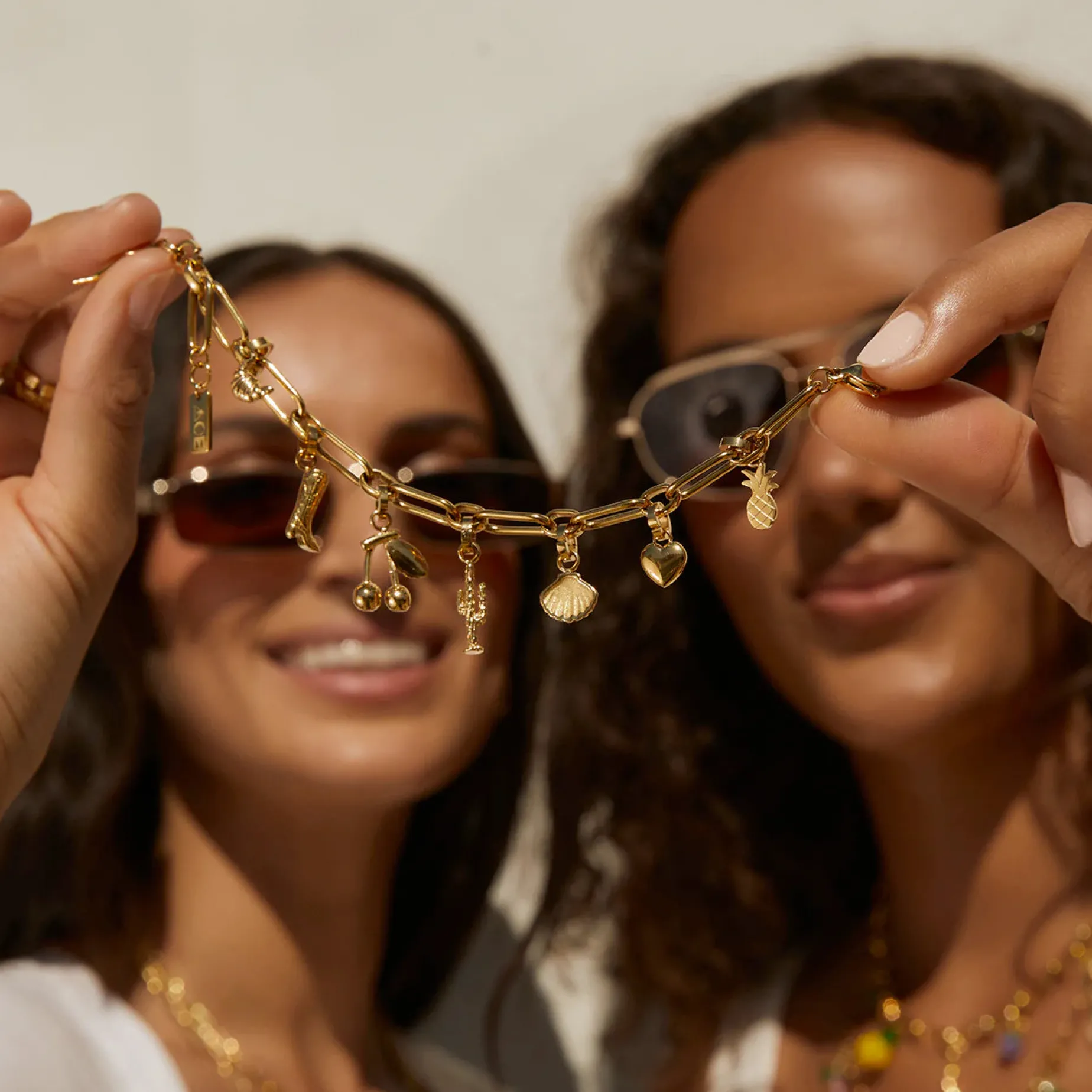 Arms of Eve Noah Bracelet GOLD