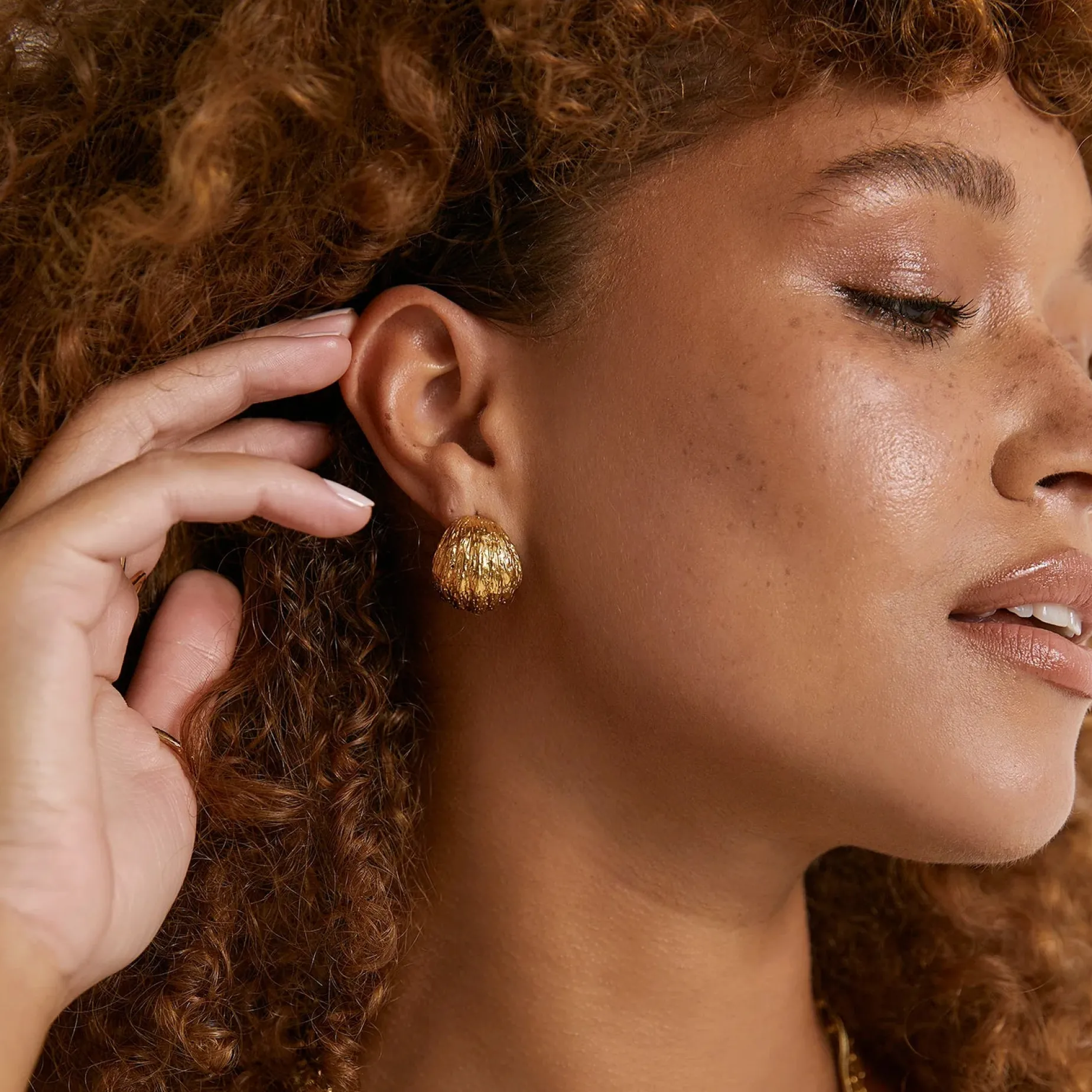 Arms of Eve Sabine Earrings GOLD