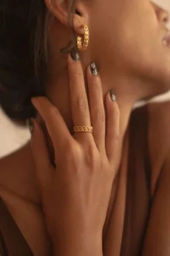 DUA Queendom Hoops GOLD