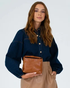 ELMS & KING Linton Crossbody TAN PEBBLE