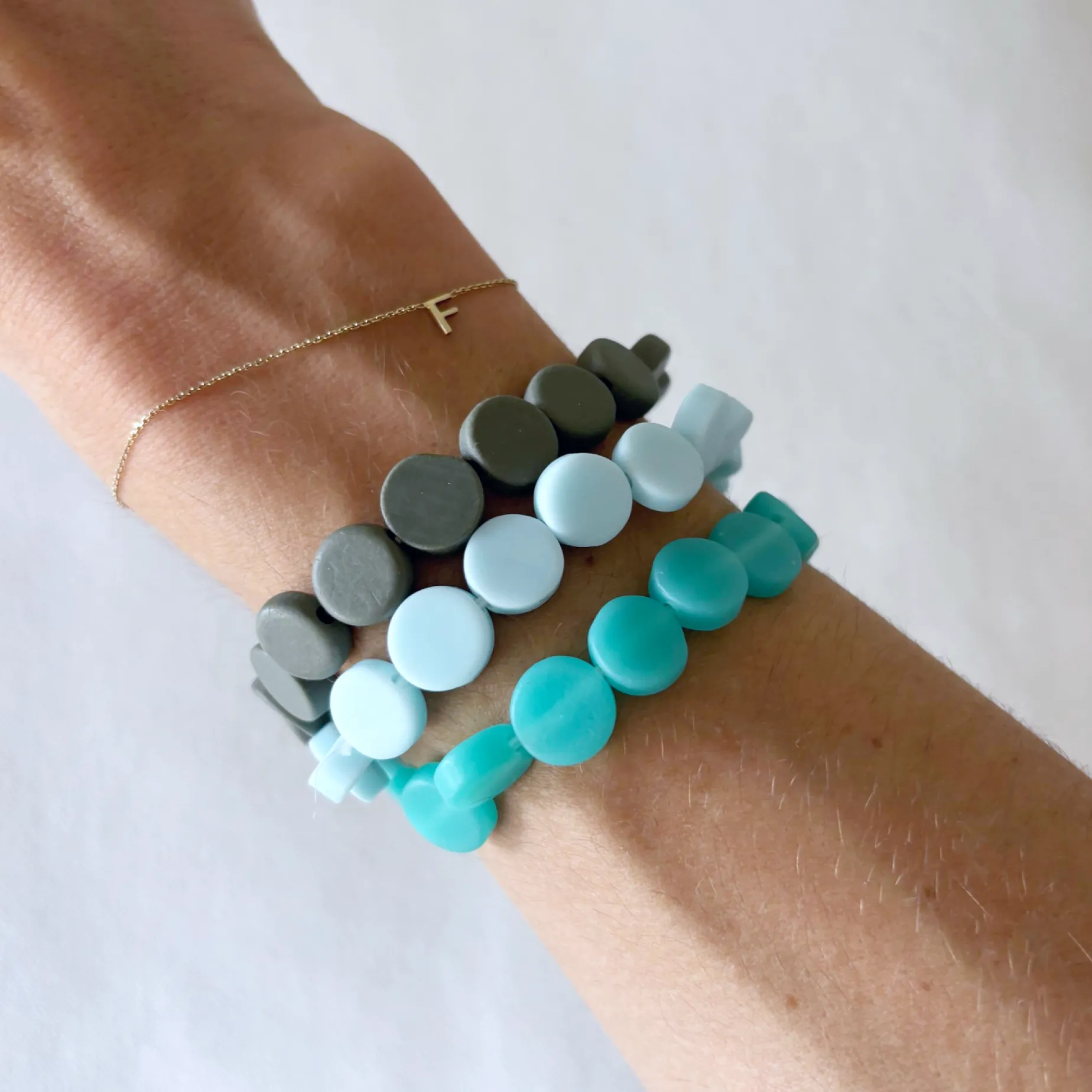 HEI TAI Flat Resin Bead Bracelet