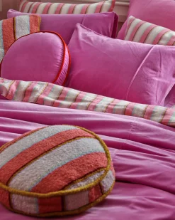 KIP & CO Velvet Pea Cushion PINK AMBITION
