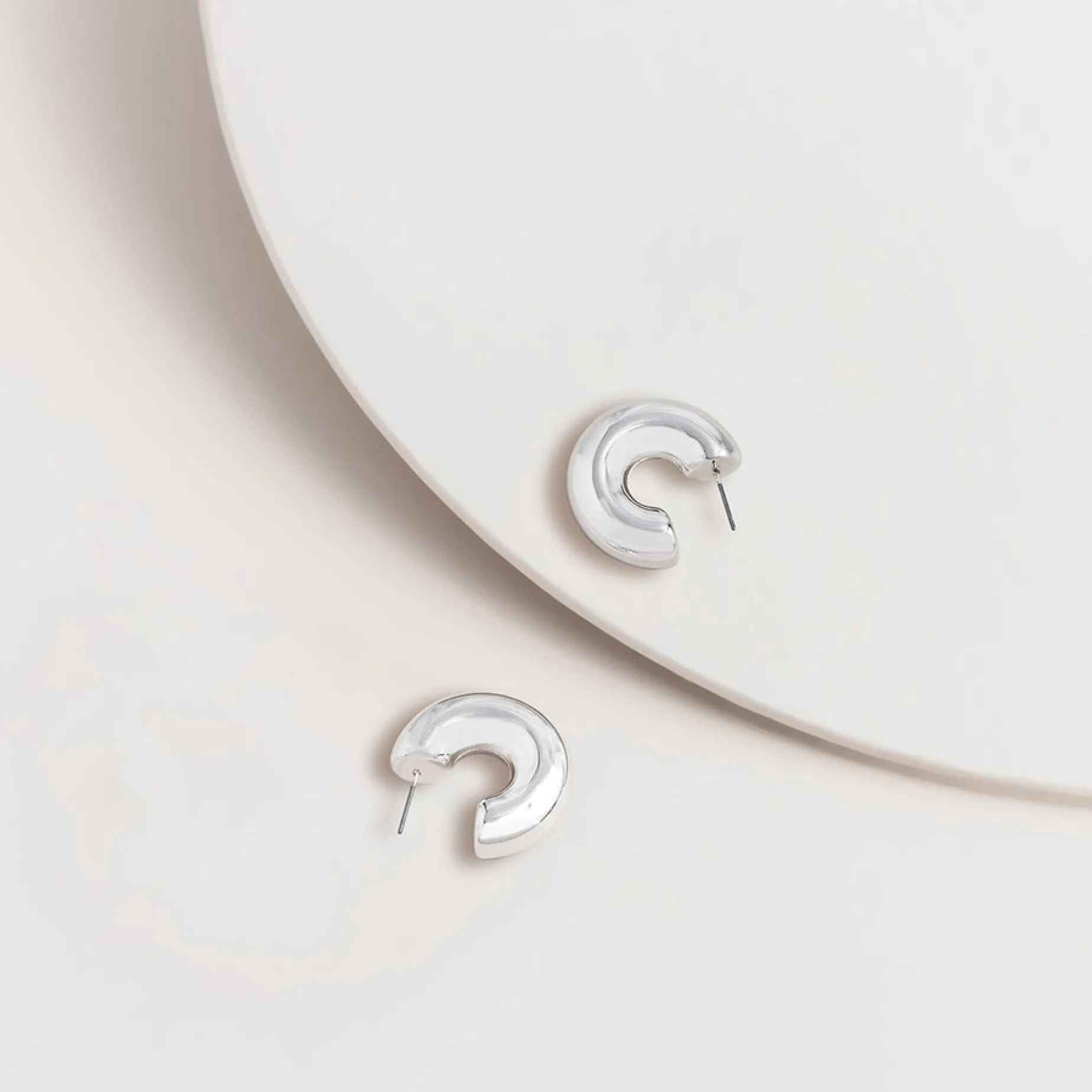 SUPER AMAZING Chubby Hoop SILVER