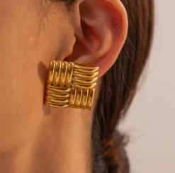 TOURISTE Woven Square Earrings GOLD